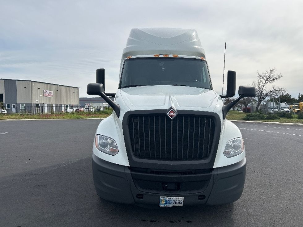 Sleeper Tractor-Heavy Duty Tractors-International-2023-LT625-West Sacramento-CA-667,097\n\t\tmiles-$ 44,750 - Image 2