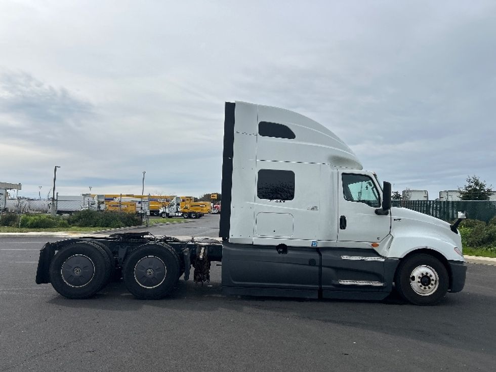 Sleeper Tractor-Heavy Duty Tractors-International-2023-LT625-West Sacramento-CA-667,097\n\t\tmiles-$ 44,750 - Image 8