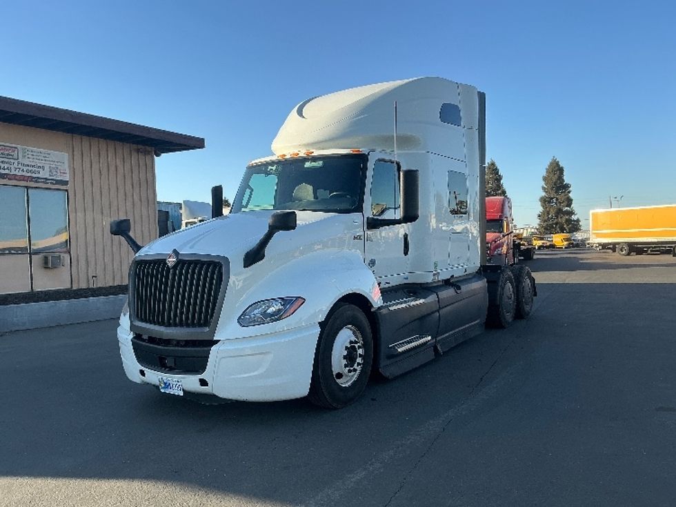 Sleeper Tractor-Heavy Duty Tractors-International-2023-LT625-West Sacramento-CA-757,480\n\t\tmiles-$ 41,750 - Image 3