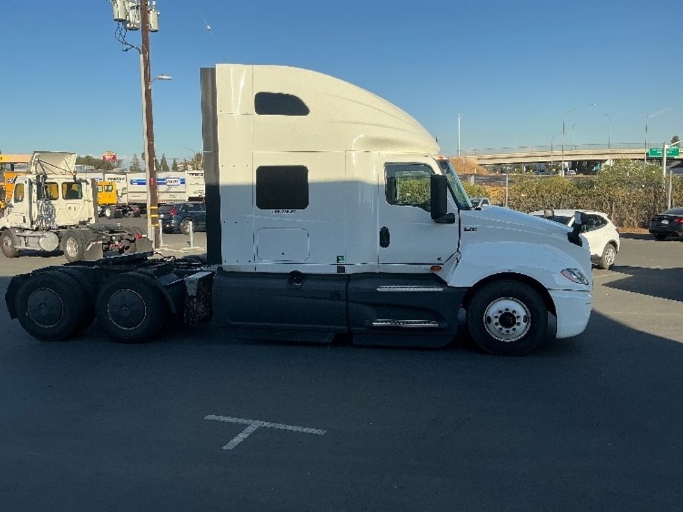 Sleeper Tractor-Heavy Duty Tractors-International-2023-LT625-West Sacramento-CA-757,480\n\t\tmiles-$ 41,750 - Image 8