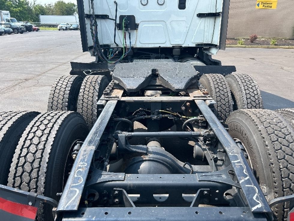 Sleeper Tractor-Heavy Duty Tractors-International-2023-LT625-Wilkes Barre-PA-550,176\n\t\tmiles-$ 56,250 - Image 6
