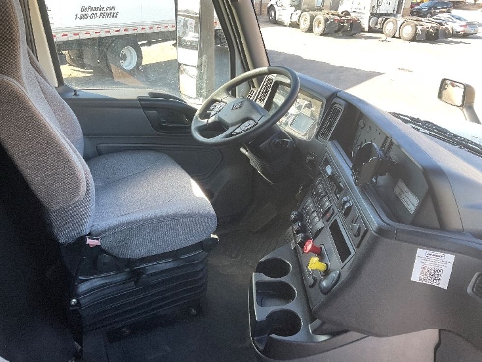 Sleeper Tractor-Heavy Duty Tractors-International-2023-LT625-Windsor-WI-717,244\n\t\tmiles-$ 34,500 - Image 15