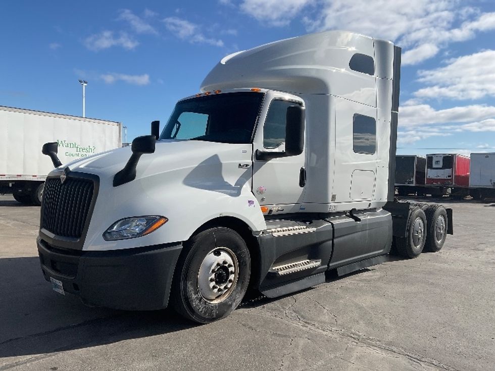 Sleeper Tractor-Heavy Duty Tractors-International-2023-LT625-Windsor-WI-717,244\n\t\tmiles-$ 34,500 - Image 3