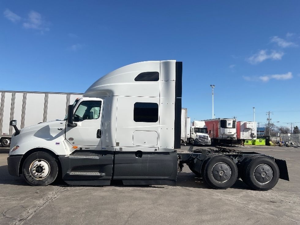 Sleeper Tractor-Heavy Duty Tractors-International-2023-LT625-Windsor-WI-717,244\n\t\tmiles-$ 34,500 - Image 4