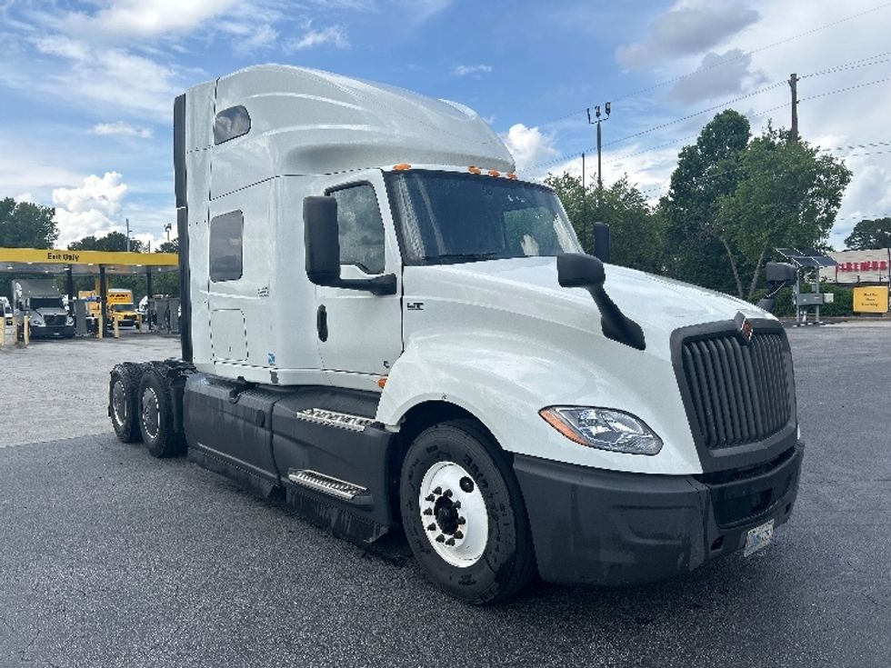 Sleeper Tractor-Heavy Duty Tractors-International-2024-LT625-Atlanta-GA-501,369\n\t\tmiles-$ 71,000 - Image 1