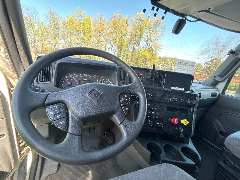 Sleeper Tractor-Heavy Duty Tractors-International-2024-LT625-Atlanta-GA-501,369\n\t\tmiles-$ 71,000 - Image 10