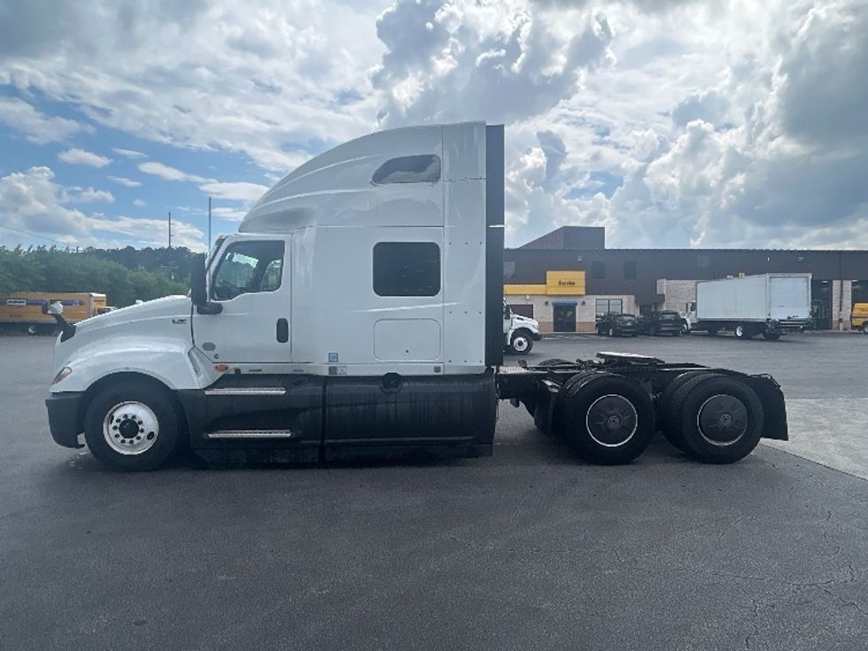Sleeper Tractor-Heavy Duty Tractors-International-2024-LT625-Atlanta-GA-501,369\n\t\tmiles-$ 71,000 - Image 4