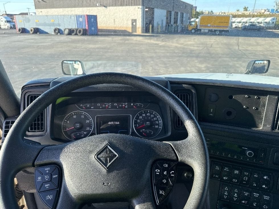 Sleeper Tractor-Heavy Duty Tractors-International-2024-LT625-Chicago (Chicago Ridge)-IL-449,167\n\t\tmiles-$ 88,250 - Image 11