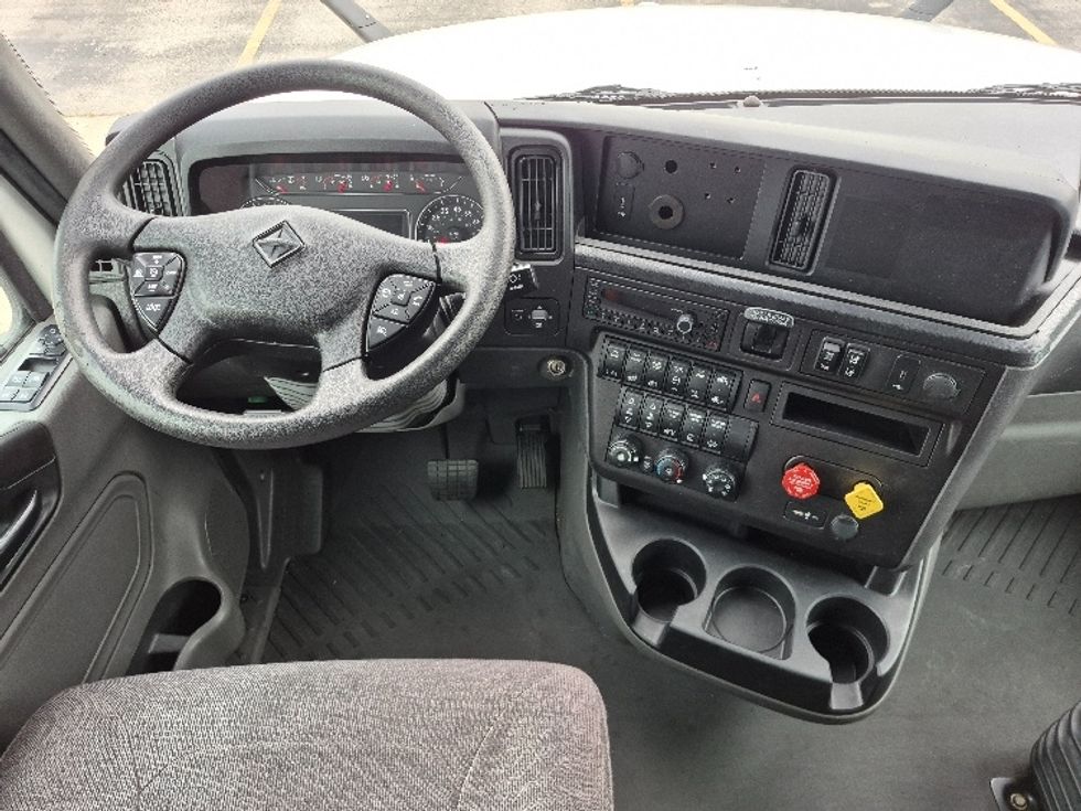 Sleeper Tractor-Heavy Duty Tractors-International-2024-LT625-Chicago (Chicago Ridge)-IL-450,609\n\t\tmiles-$ 87,750 - Image 11