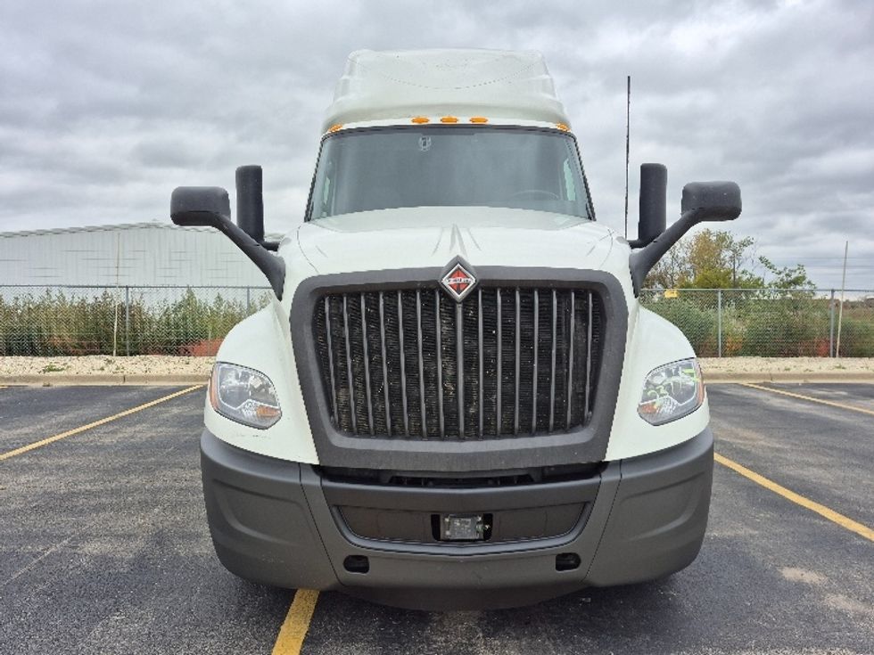 Sleeper Tractor-Heavy Duty Tractors-International-2024-LT625-Chicago (Chicago Ridge)-IL-450,609\n\t\tmiles-$ 87,750 - Image 2