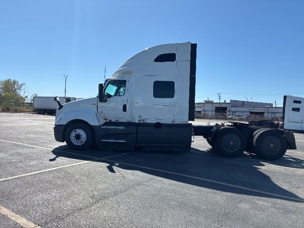 Sleeper Tractor-Heavy Duty Tractors-International-2024-LT625-Chicago (Chicago Ridge)-IL-482,990\n\t\tmiles-$ 79,250 - Image 4
