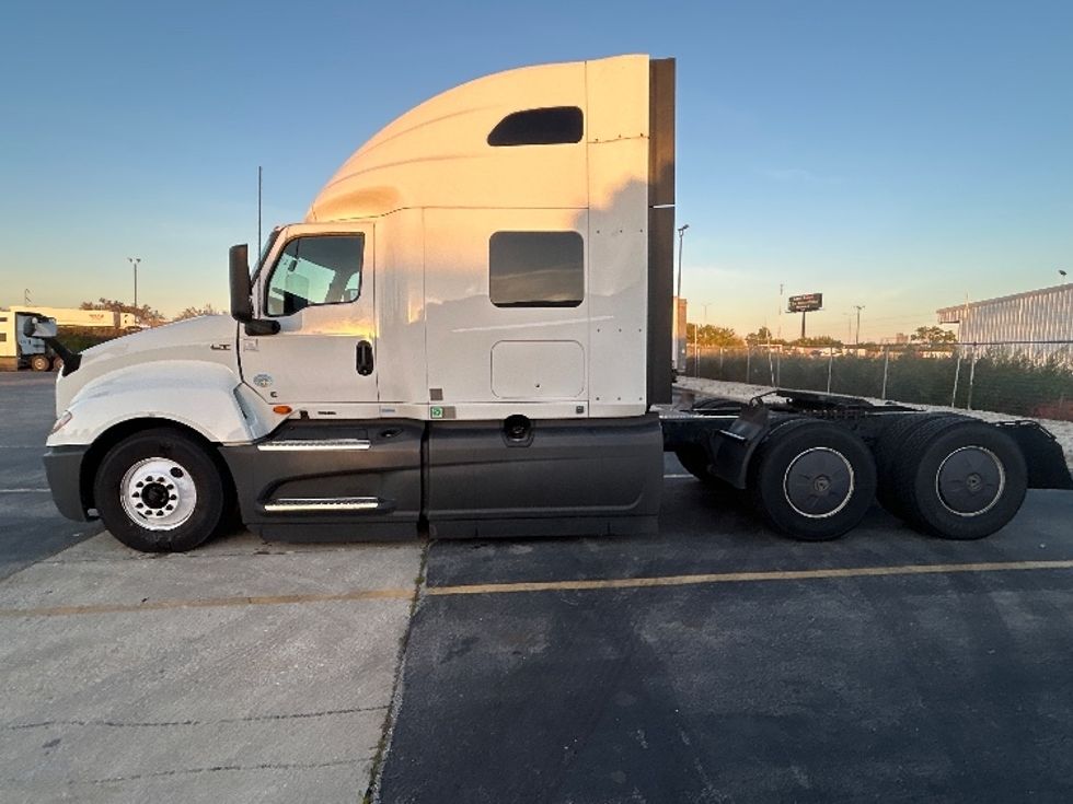Sleeper Tractor-Heavy Duty Tractors-International-2024-LT625-Chicago (Chicago Ridge)-IL-584,481\n\t\tmiles-$ 72,250 - Image 4