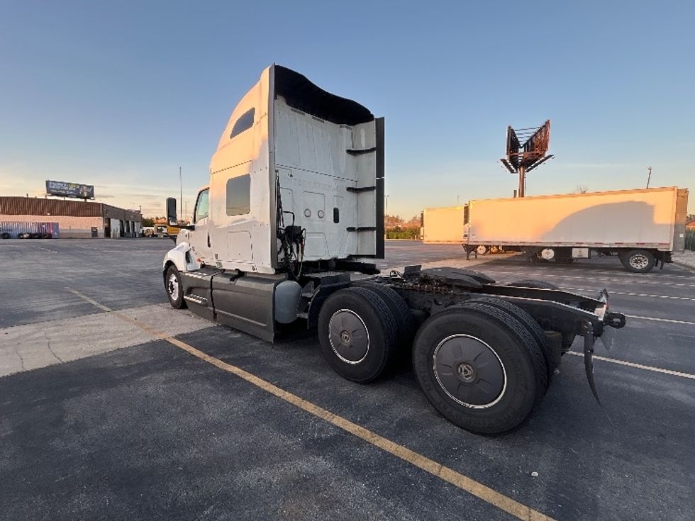 Sleeper Tractor-Heavy Duty Tractors-International-2024-LT625-Chicago (Chicago Ridge)-IL-584,481\n\t\tmiles-$ 72,250 - Image 5