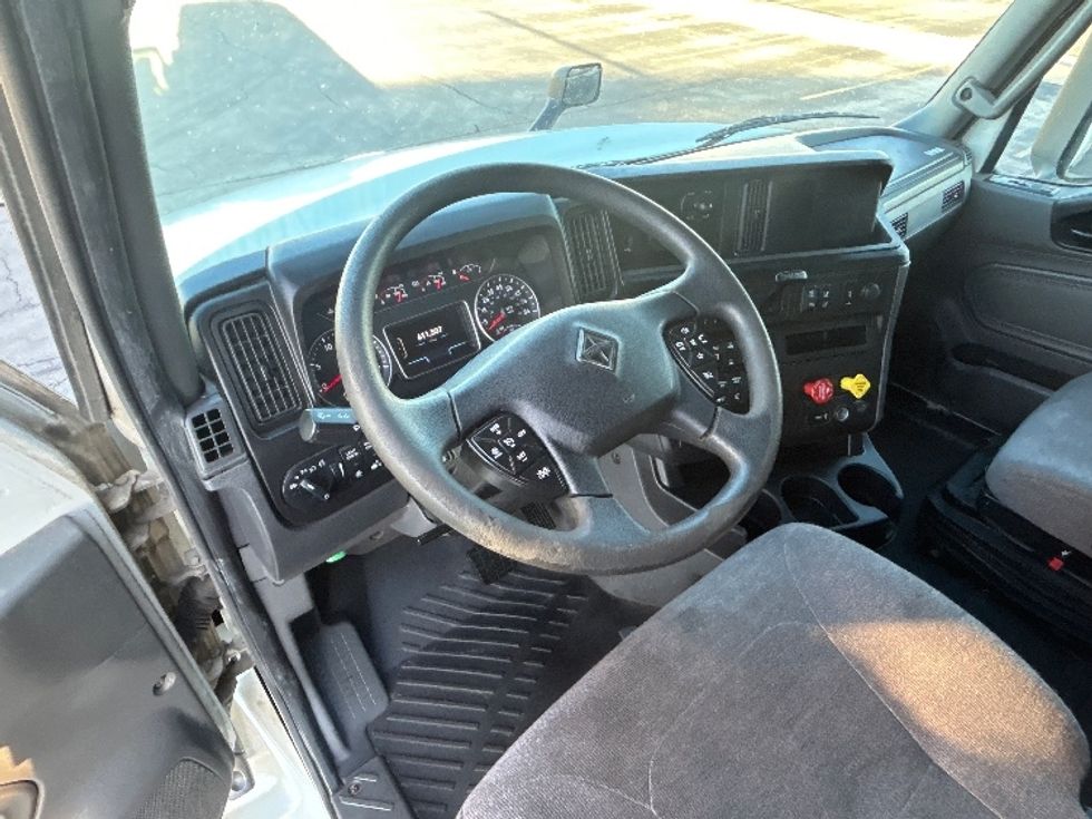 Sleeper Tractor-Heavy Duty Tractors-International-2024-LT625-Chicago (Chicago Ridge)-IL-611,508\n\t\tmiles-$ 65,750 - Image 10
