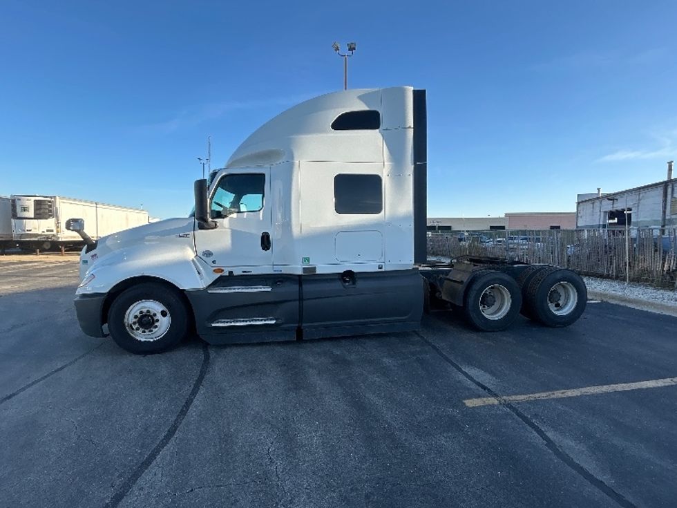 Sleeper Tractor-Heavy Duty Tractors-International-2024-LT625-Chicago (Chicago Ridge)-IL-611,508\n\t\tmiles-$ 65,750 - Image 4
