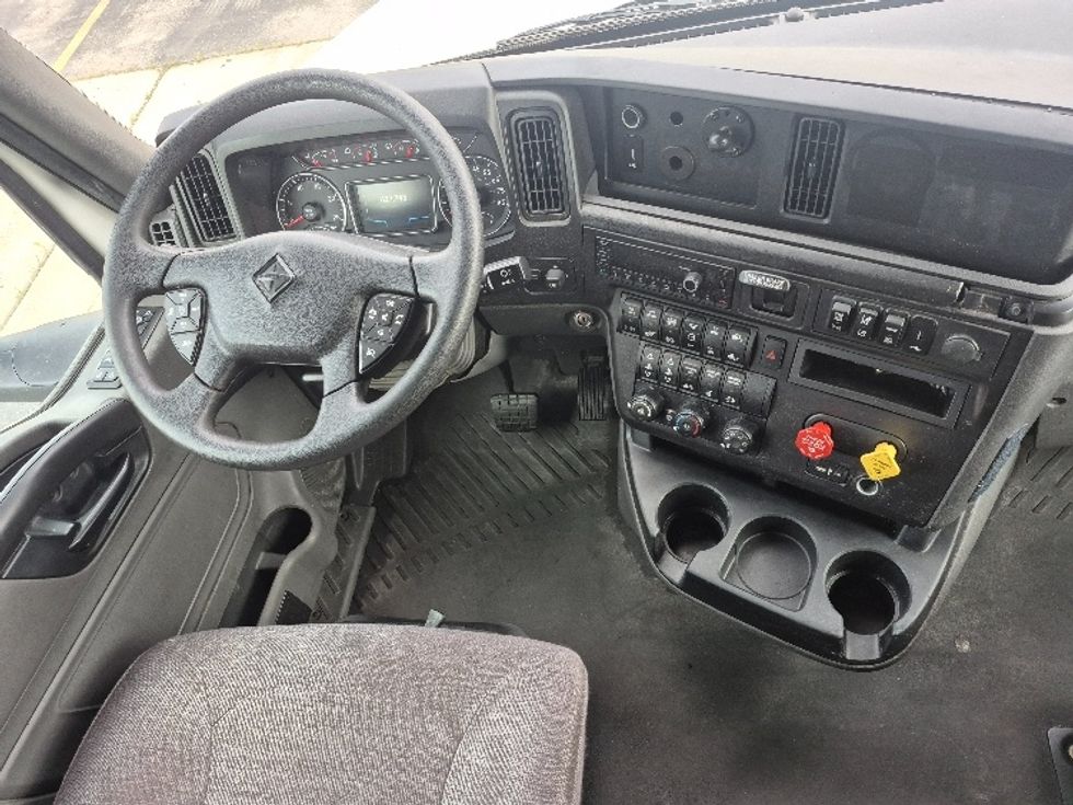 Sleeper Tractor-Heavy Duty Tractors-International-2024-LT625-Chicago (Chicago Ridge)-IL-627,749\n\t\tmiles-$ 67,000 - Image 11