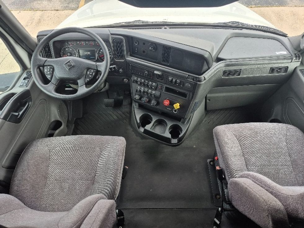 Sleeper Tractor-Heavy Duty Tractors-International-2024-LT625-Chicago (Chicago Ridge)-IL-627,749\n\t\tmiles-$ 67,000 - Image 12