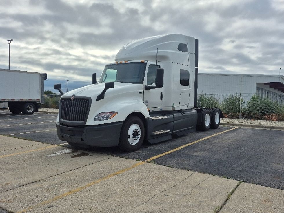 Sleeper Tractor-Heavy Duty Tractors-International-2024-LT625-Chicago (Chicago Ridge)-IL-627,749\n\t\tmiles-$ 67,000 - Image 3