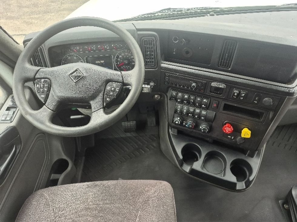 Sleeper Tractor-Heavy Duty Tractors-International-2024-LT625-Chicago (Chicago Ridge)-IL-630,302\n\t\tmiles-$ 66,750 - Image 11