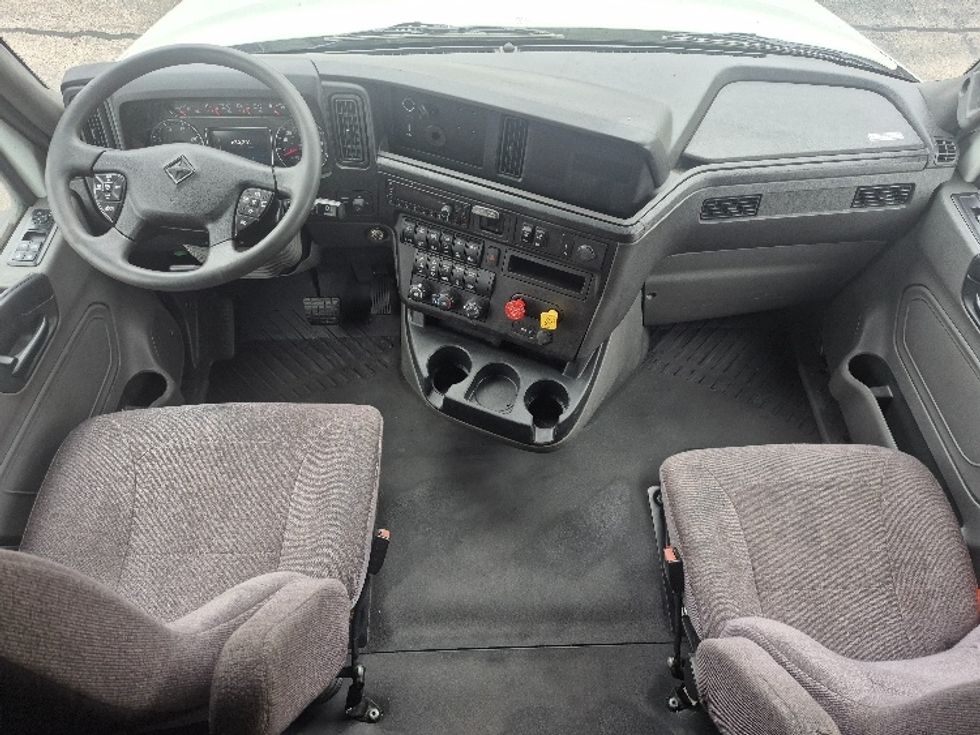 Sleeper Tractor-Heavy Duty Tractors-International-2024-LT625-Chicago (Chicago Ridge)-IL-630,302\n\t\tmiles-$ 66,750 - Image 12
