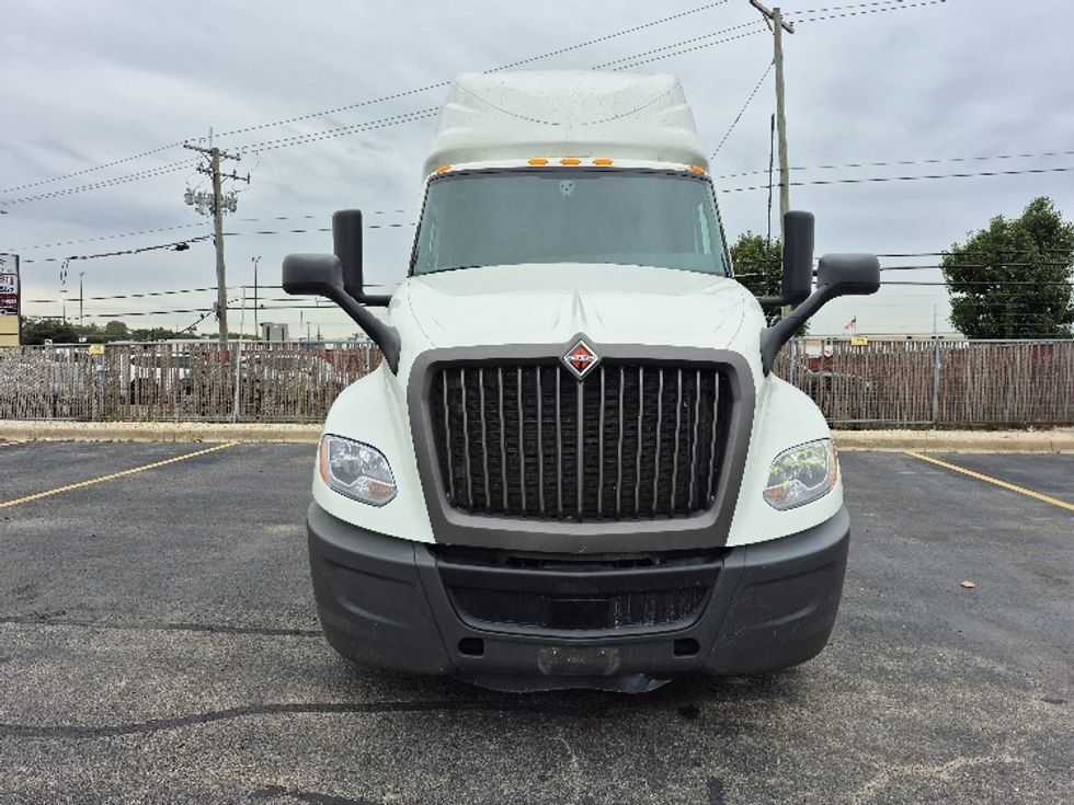 Sleeper Tractor-Heavy Duty Tractors-International-2024-LT625-Chicago (Chicago Ridge)-IL-630,302\n\t\tmiles-$ 66,750 - Image 2