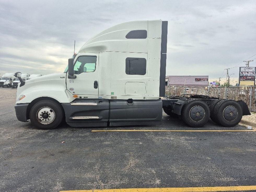 Sleeper Tractor-Heavy Duty Tractors-International-2024-LT625-Chicago (Chicago Ridge)-IL-630,302\n\t\tmiles-$ 66,750 - Image 4