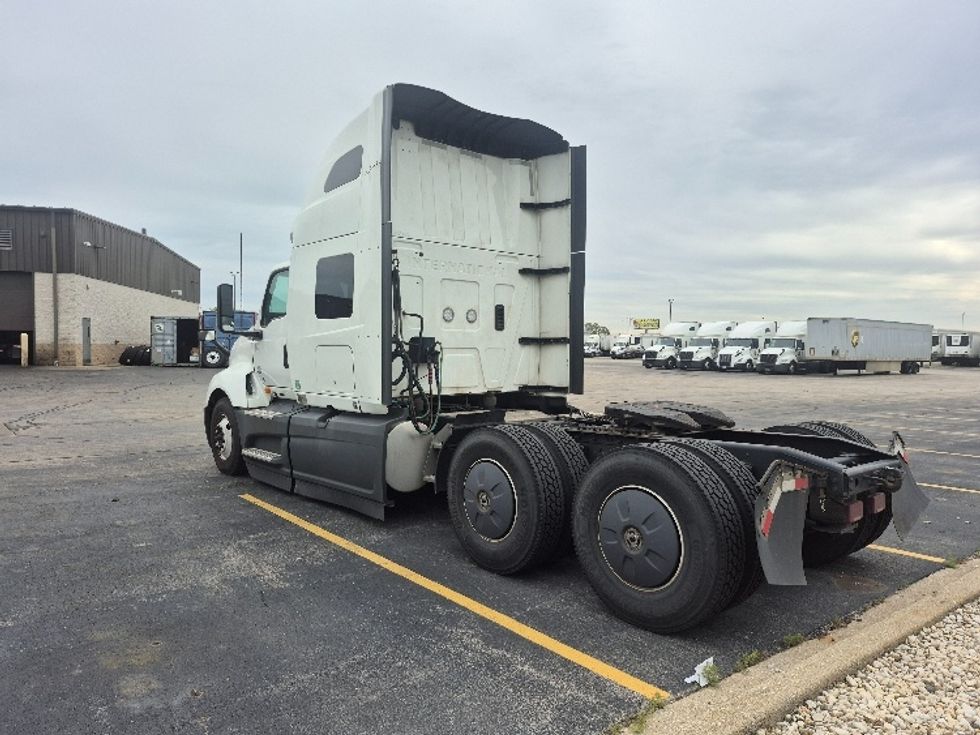 Sleeper Tractor-Heavy Duty Tractors-International-2024-LT625-Chicago (Chicago Ridge)-IL-630,302\n\t\tmiles-$ 66,750 - Image 5