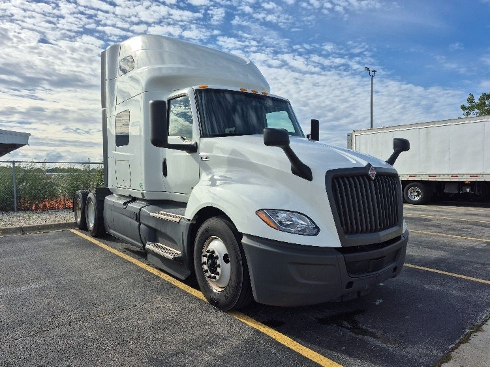 Sleeper Tractor-Heavy Duty Tractors-International-2024-LT625-Chicago (Chicago Ridge)-IL-639,295\n\t\tmiles-$ 62,750 - Image 1
