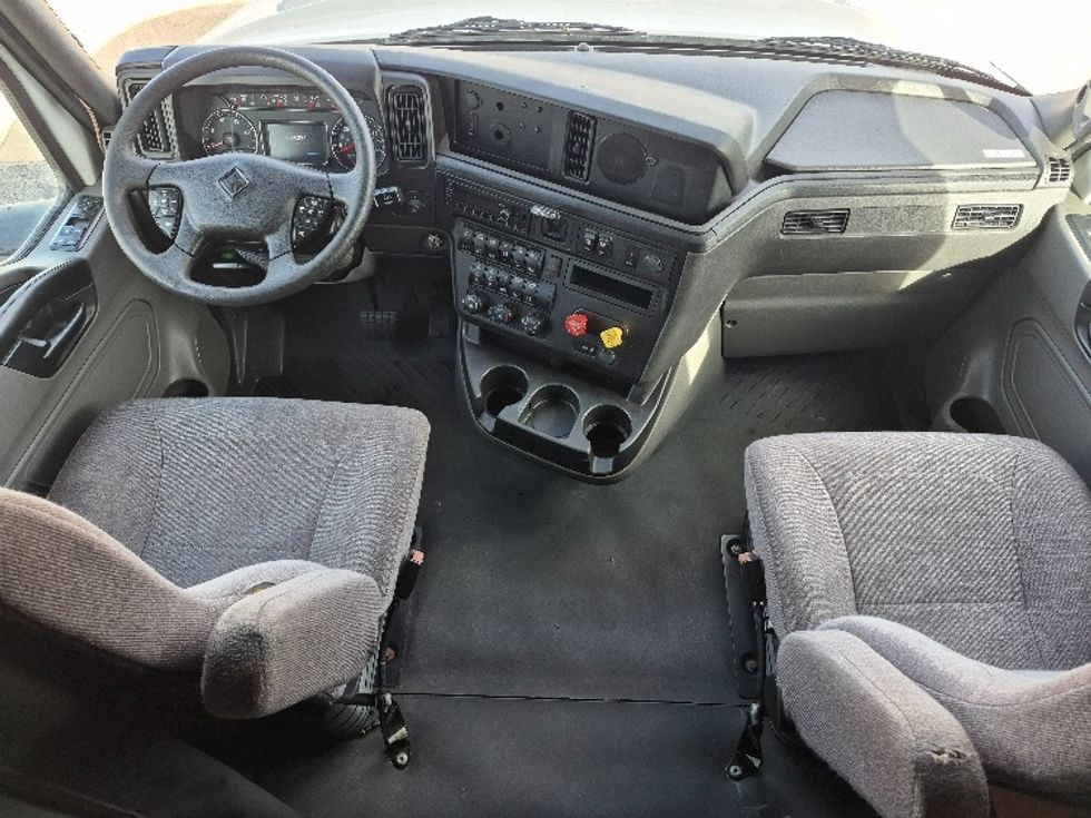 Sleeper Tractor-Heavy Duty Tractors-International-2024-LT625-Chicago (Chicago Ridge)-IL-639,295\n\t\tmiles-$ 62,750 - Image 12