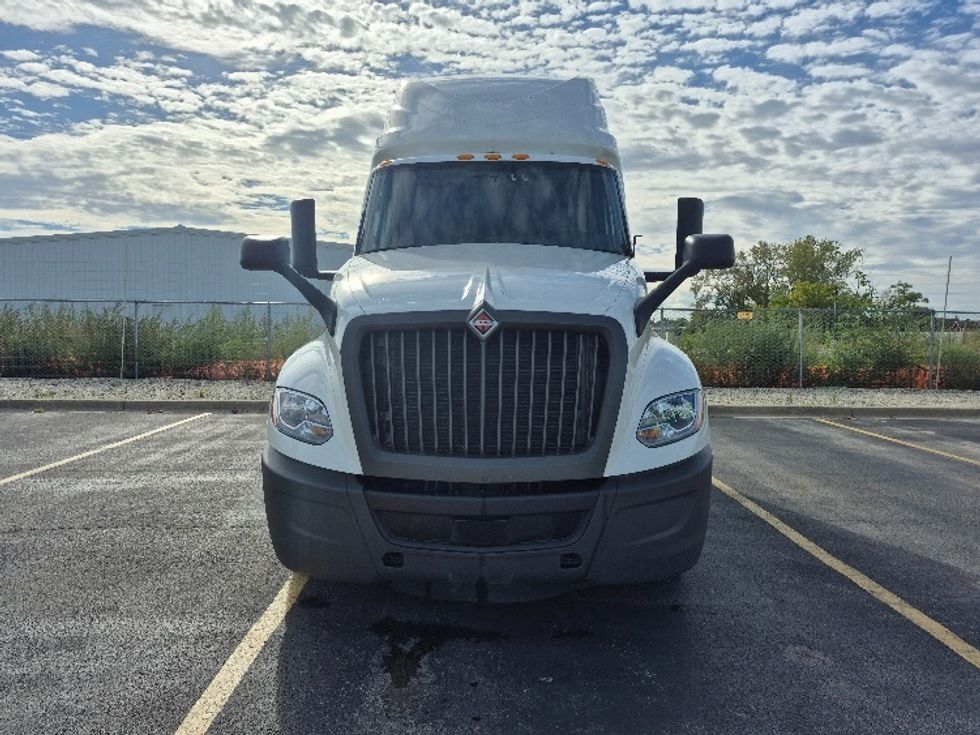 Sleeper Tractor-Heavy Duty Tractors-International-2024-LT625-Chicago (Chicago Ridge)-IL-639,295\n\t\tmiles-$ 62,750 - Image 2