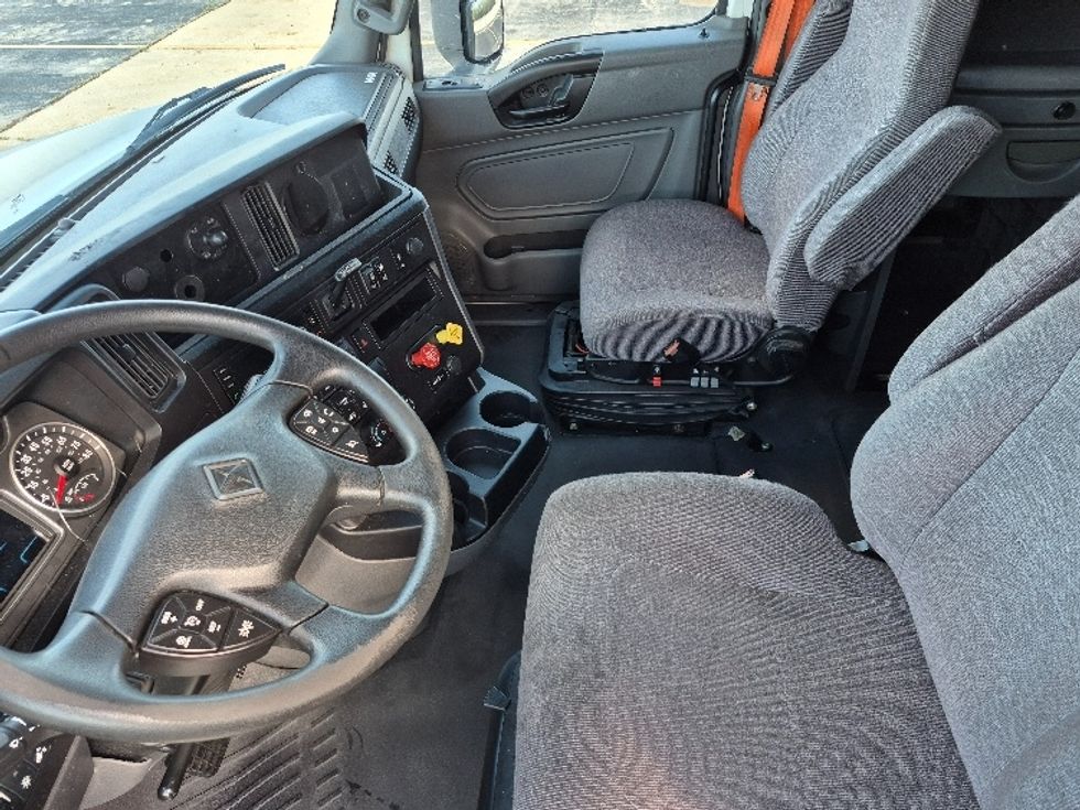 Sleeper Tractor-Heavy Duty Tractors-International-2024-LT625-Chicago (Chicago Ridge)-IL-670,818\n\t\tmiles-$ 59,500 - Image 10
