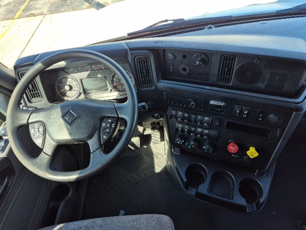 Sleeper Tractor-Heavy Duty Tractors-International-2024-LT625-Chicago (Chicago Ridge)-IL-670,818\n\t\tmiles-$ 59,500 - Image 11
