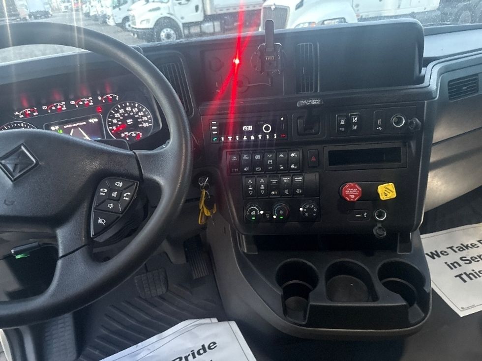 Sleeper Tractor-Heavy Duty Tractors-International-2024-LT625-Dallas-TX-703,107\n\t\tmiles-$ 59,000 - Image 12