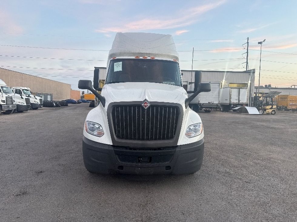 Sleeper Tractor-Heavy Duty Tractors-International-2024-LT625-Dallas-TX-703,107\n\t\tmiles-$ 59,000 - Image 2