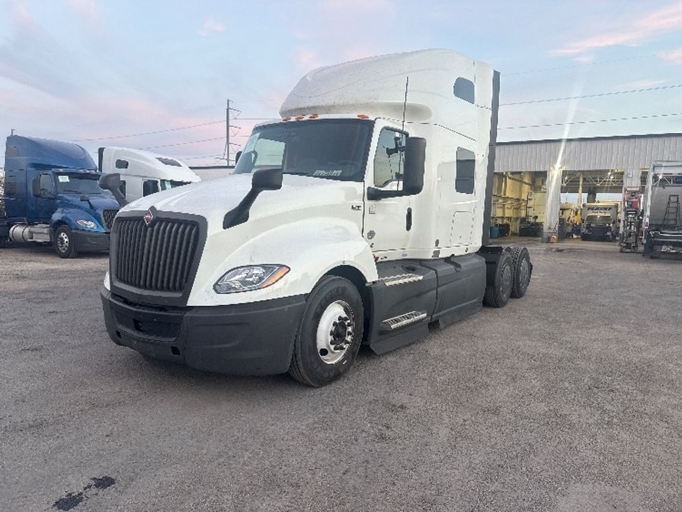 Sleeper Tractor-Heavy Duty Tractors-International-2024-LT625-Dallas-TX-703,107\n\t\tmiles-$ 59,000 - Image 3