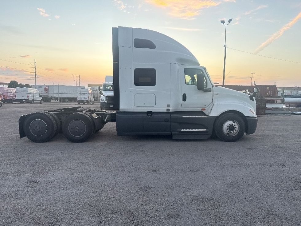 Sleeper Tractor-Heavy Duty Tractors-International-2024-LT625-Dallas-TX-703,107\n\t\tmiles-$ 59,000 - Image 8
