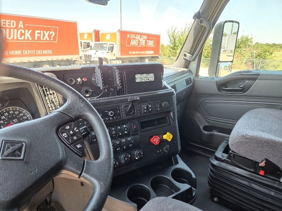 Sleeper Tractor-Heavy Duty Tractors-International-2024-LT625-Dallas-TX-837,499\n\t\tmiles-$ 44,750 - Image 10