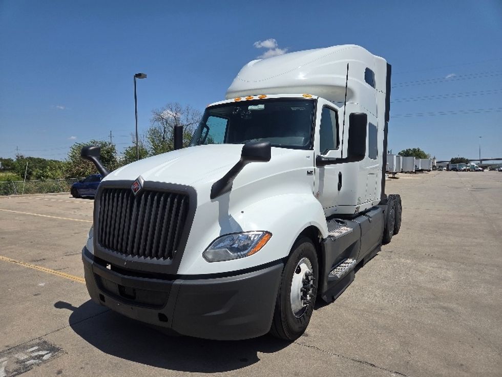 Sleeper Tractor-Heavy Duty Tractors-International-2024-LT625-Dallas-TX-837,499\n\t\tmiles-$ 44,750 - Image 3