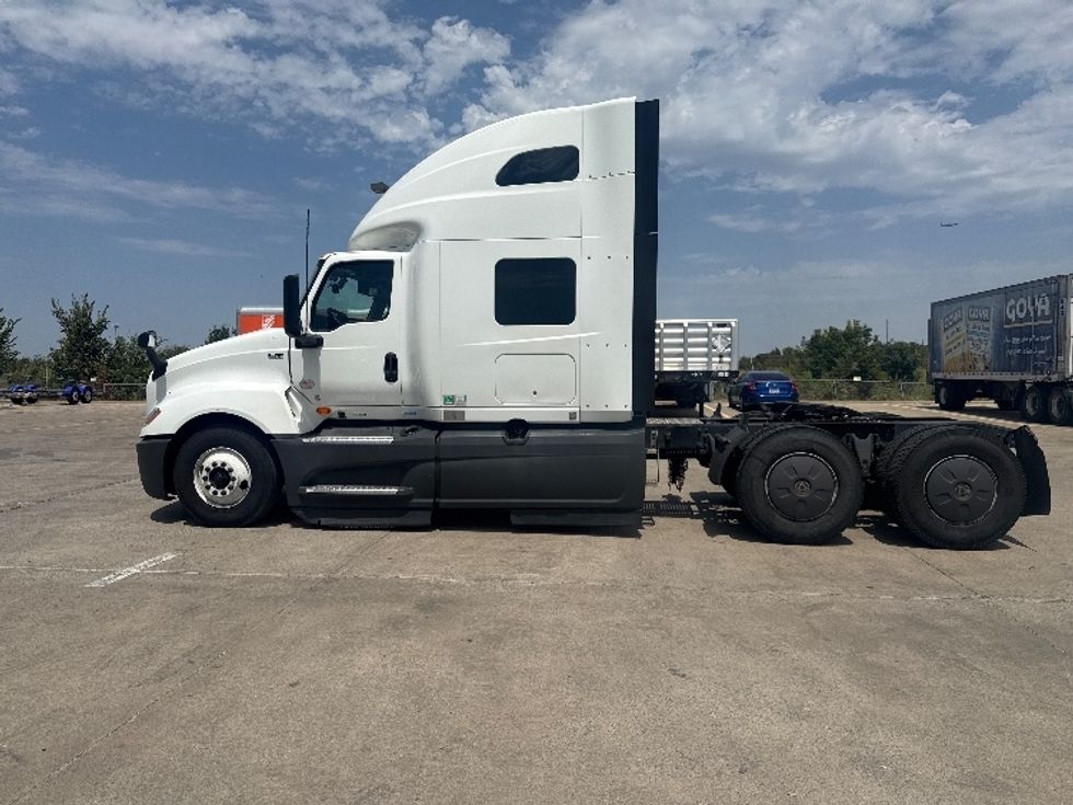 Sleeper Tractor-Heavy Duty Tractors-International-2024-LT625-Dallas-TX-837,499\n\t\tmiles-$ 44,750 - Image 4