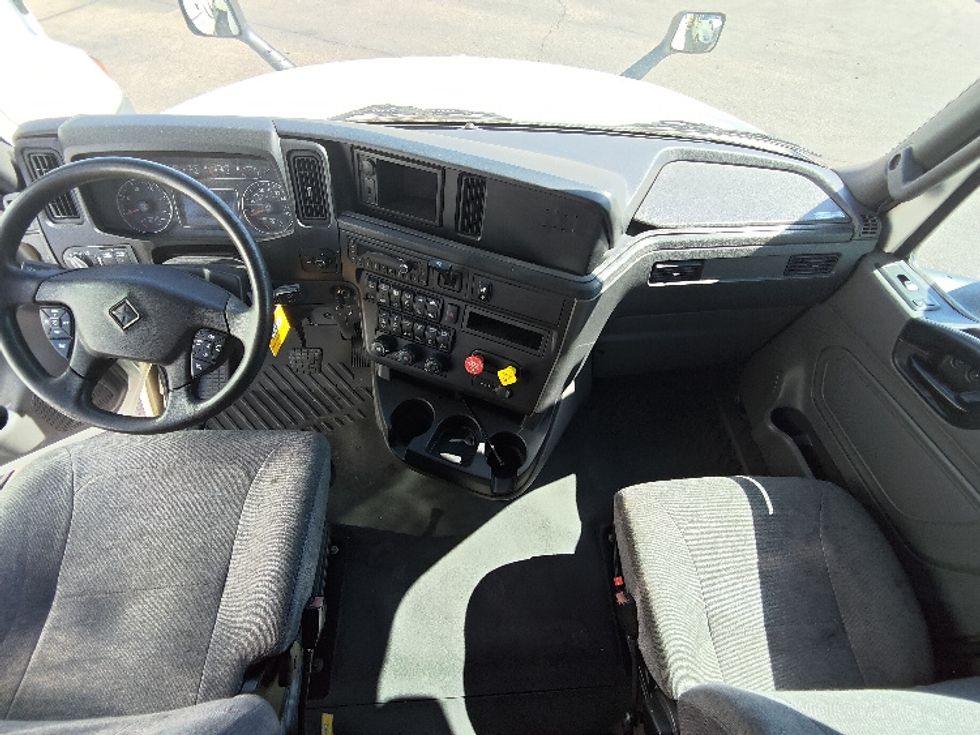Sleeper Tractor-Heavy Duty Tractors-International-2024-LT625-El Paso-TX-517,586\n\t\tmiles-$ 77,750 - Image 12