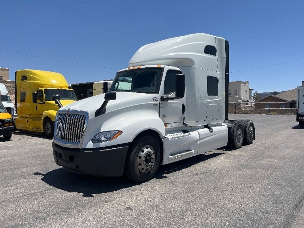 Sleeper Tractor-Heavy Duty Tractors-International-2024-LT625-El Paso-TX-517,586\n\t\tmiles-$ 77,750 - Image 3