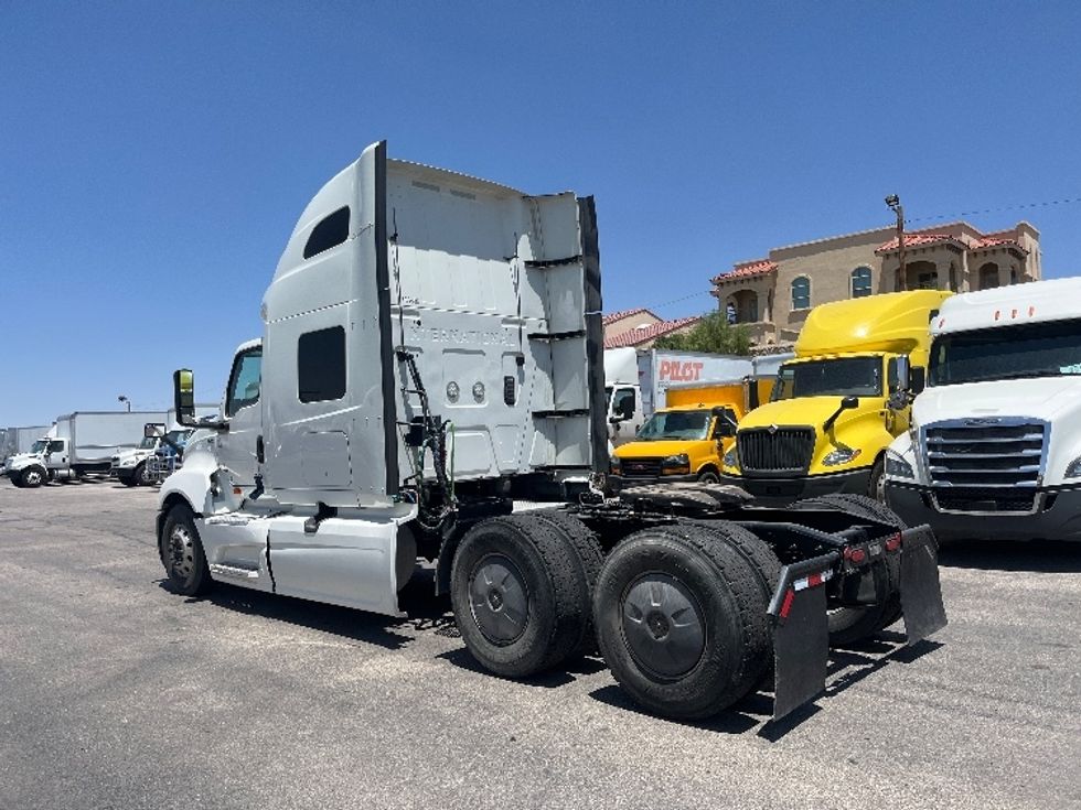 Sleeper Tractor-Heavy Duty Tractors-International-2024-LT625-El Paso-TX-517,586\n\t\tmiles-$ 77,750 - Image 5