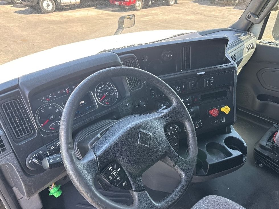 Sleeper Tractor-Heavy Duty Tractors-International-2024-LT625-El Paso-TX-532,940\n\t\tmiles-$ 74,500 - Image 10