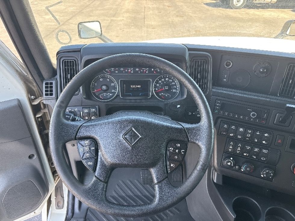 Sleeper Tractor-Heavy Duty Tractors-International-2024-LT625-El Paso-TX-532,940\n\t\tmiles-$ 74,500 - Image 11