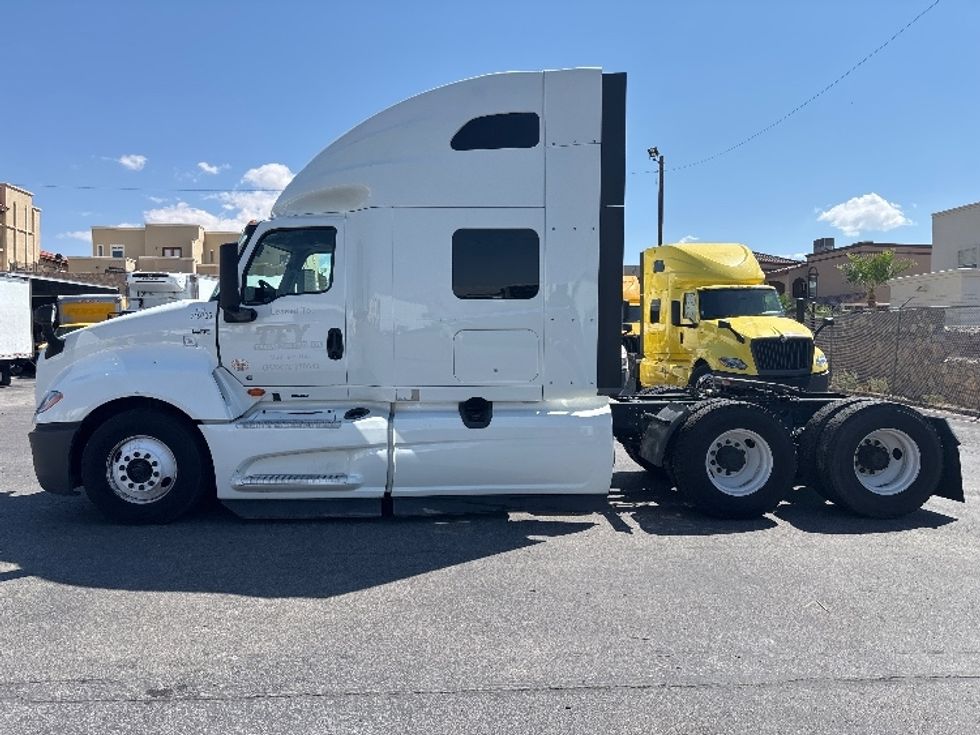 Sleeper Tractor-Heavy Duty Tractors-International-2024-LT625-El Paso-TX-532,940\n\t\tmiles-$ 74,500 - Image 4