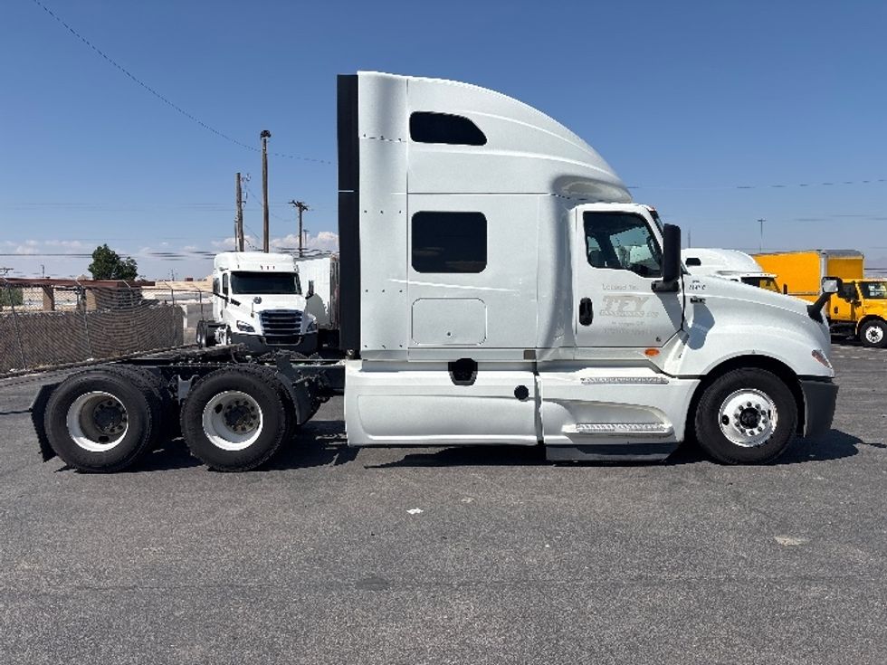 Sleeper Tractor-Heavy Duty Tractors-International-2024-LT625-El Paso-TX-532,940\n\t\tmiles-$ 74,500 - Image 8