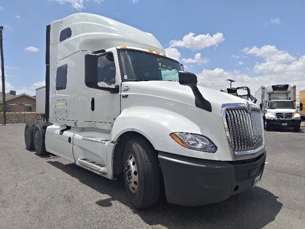 Sleeper Tractor-Heavy Duty Tractors-International-2024-LT625-El Paso-TX-647,928\n\t\tmiles-$ 63,500 - Image 1