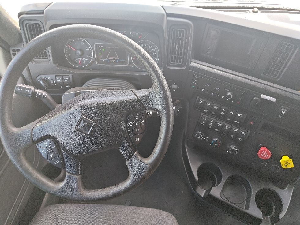 Sleeper Tractor-Heavy Duty Tractors-International-2024-LT625-El Paso-TX-647,928\n\t\tmiles-$ 63,500 - Image 11