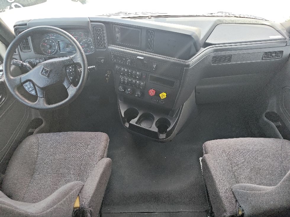 Sleeper Tractor-Heavy Duty Tractors-International-2024-LT625-El Paso-TX-647,928\n\t\tmiles-$ 63,500 - Image 12
