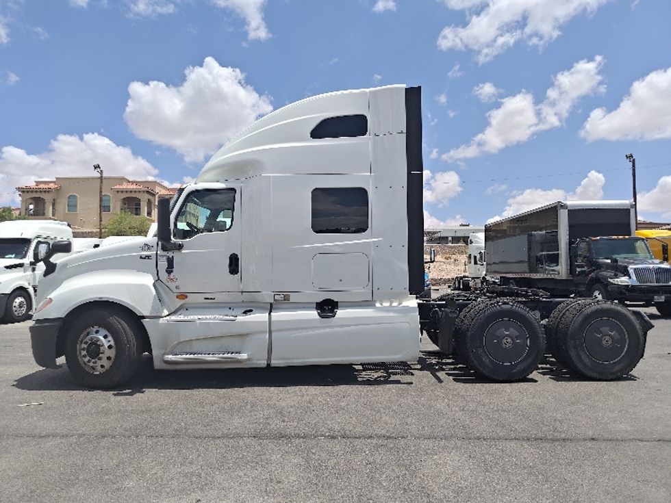 Sleeper Tractor-Heavy Duty Tractors-International-2024-LT625-El Paso-TX-647,928\n\t\tmiles-$ 63,500 - Image 4